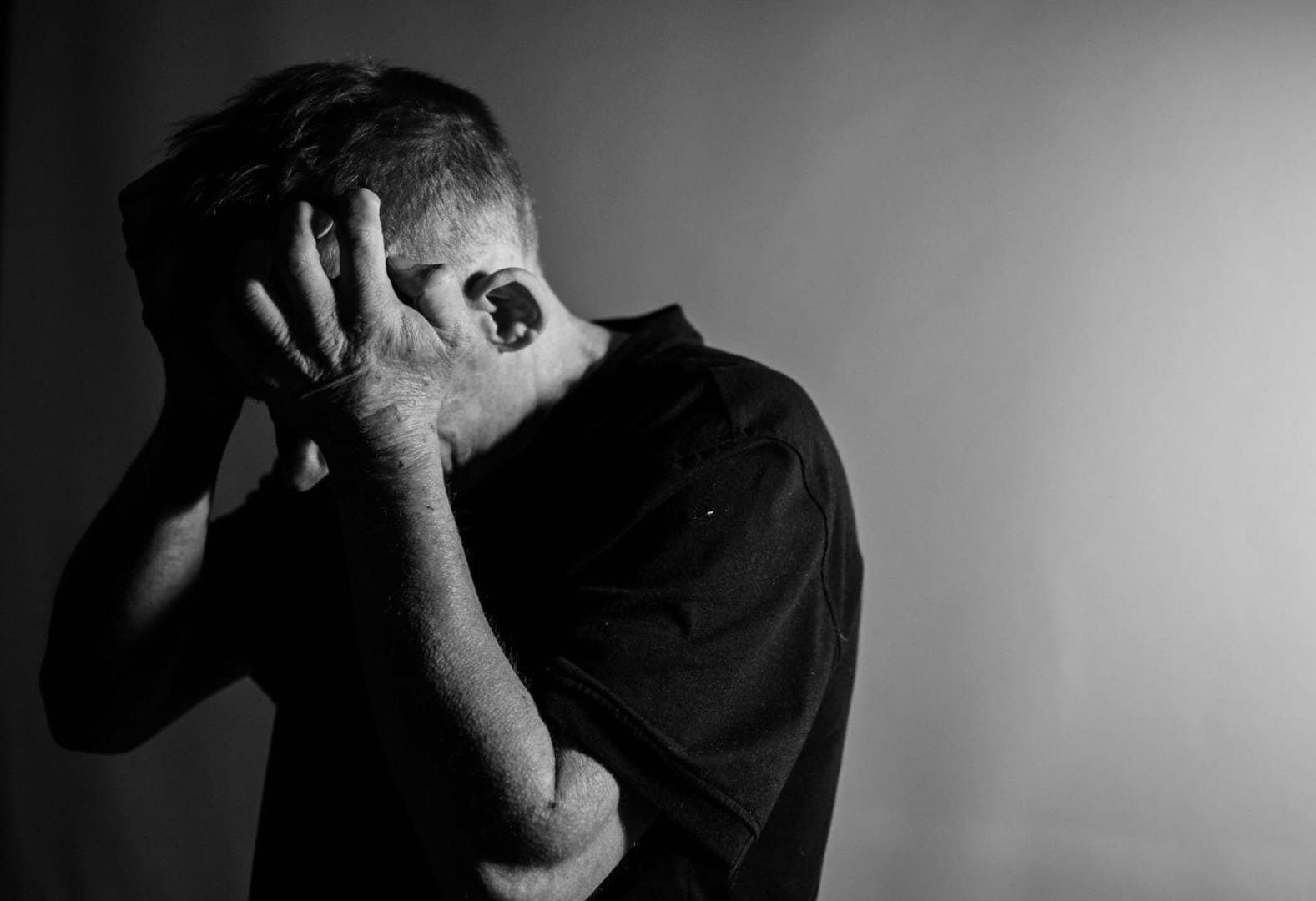 Je suis triste, pourquoi - blessures émotionnelles
